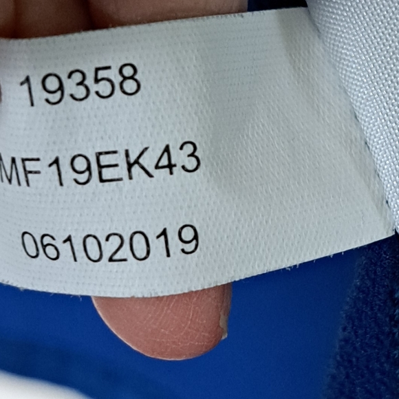 Peter Millar Quarter-Zip Size Large - Picture 10 of 11